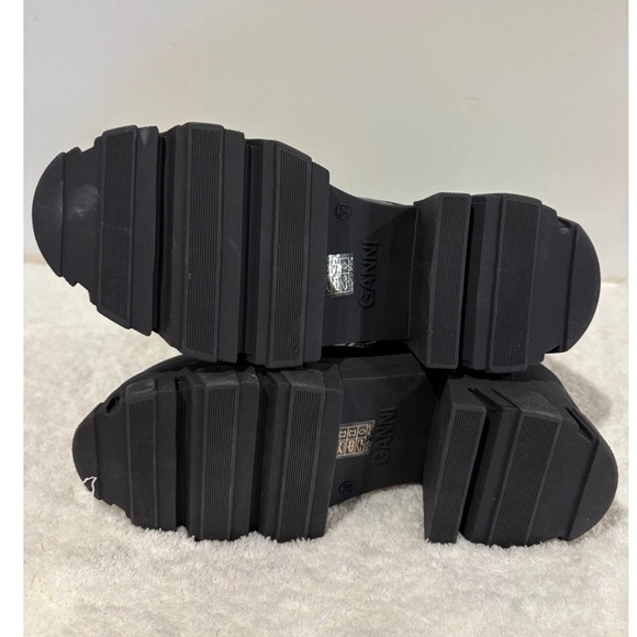 Ganni cleated heeled mid Chelsea boots in Black Naplack - Picture 9 of 9